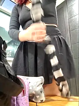 Snapshot of Eveelyn25_ chatting on 10/25/25, 10:48 Eveelyn25  online show from 10/25/25, 10:48