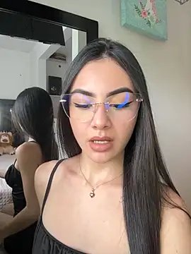 IslaCole online show from 11/05/25, 08:20