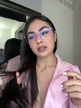 IslaCole online show from 02/04/26, 11:09