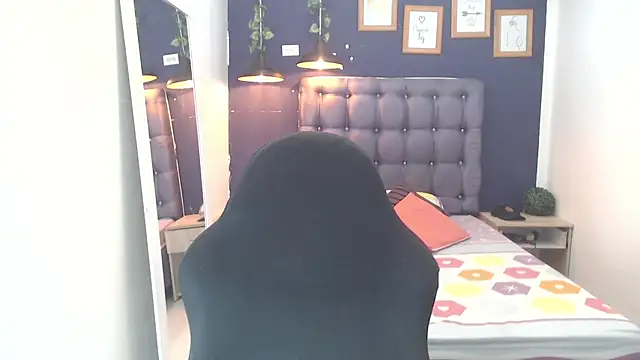 Snapshot of Lunatico_x chatting on 10/28/25, 08:22 Lunatico x online show from 10/28/25, 08:22