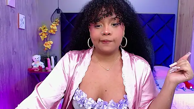 Aisha Linh online show from 10/24/25, 11:12