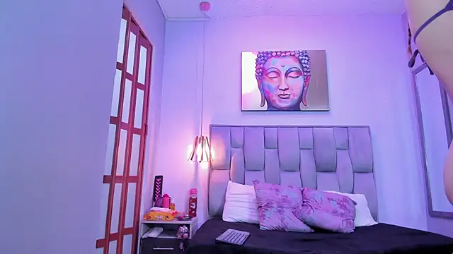 Violet-Storm- online show from 12/15/25, 10:25