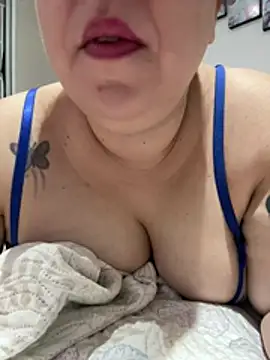 Rheetnena1 online show from 05/01/26, 10:47