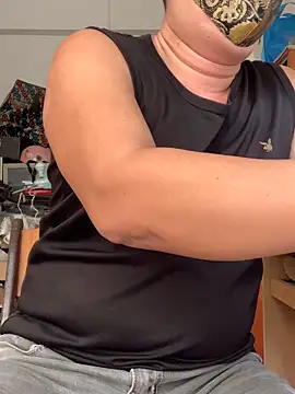 Snapshot of LUOKEKE chatting on 10/27/25, 05:33 LUOKEKE online show from 10/27/25, 05:33