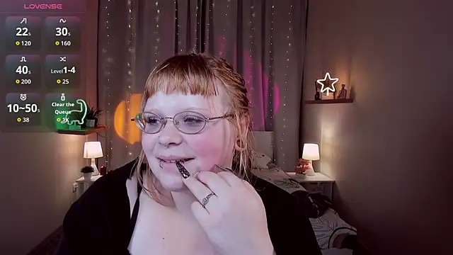 LottieReed online show from 11/14/25, 01:43