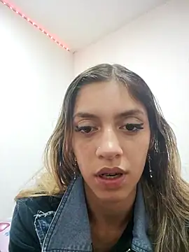 Snapshot of Diamond_sweet_1 chatting on 11/28/25, 04:48 Diamond sweet 1 online show from 11/28/25, 04:48