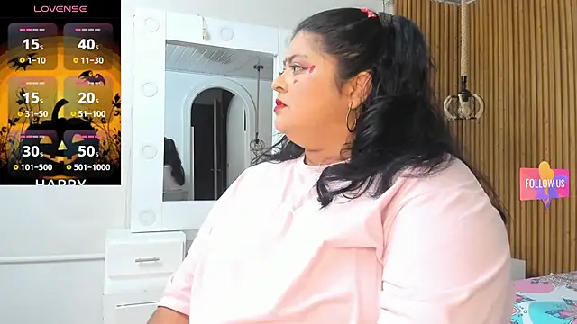 Hanna curvy  online show from 10/29/25, 11:23