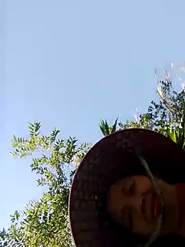 TRIEUTRIEU20 online show from 11/30/25, 02:37