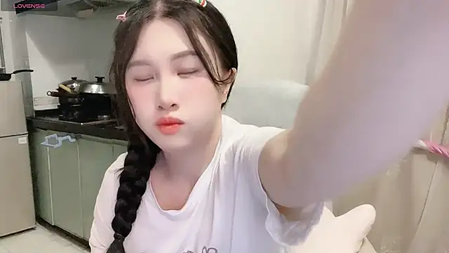 anna-888- online show from 11/14/25, 06:39