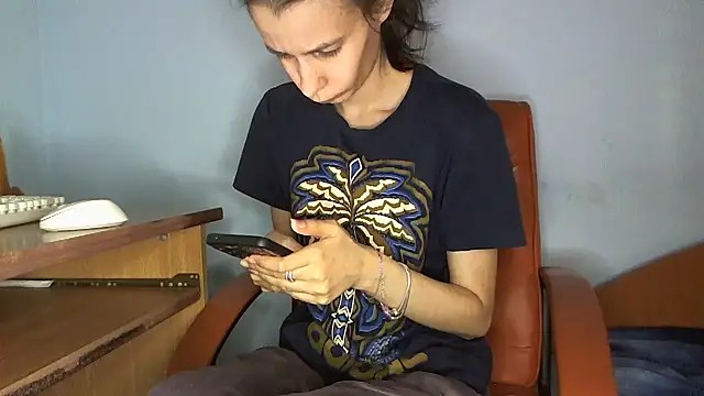 andreea713 online show from 03/12/26, 03:40