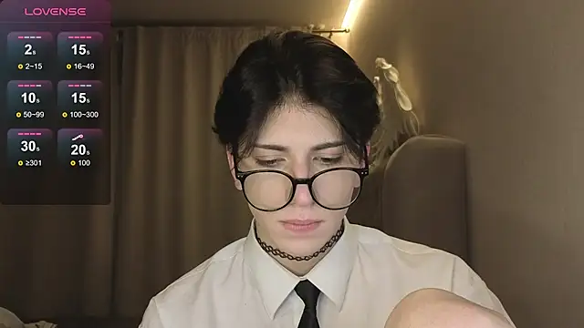 Snapshot of Oliver_star_boy_ chatting on 01/17/26, 05:38 Oliver star boy online show from 01/17/26, 05:38