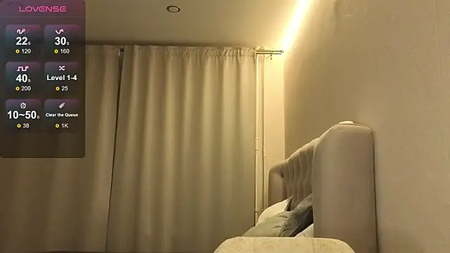 Snapshot of Oliver_star_boy_ chatting on 02/04/26, 04:57 Oliver star boy online show from 02/04/26, 04:57