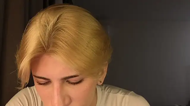 Snapshot of Oliver_star_boy_ chatting on 05/07/26, 06:24 Oliver star boy online show from 05/07/26, 06:24