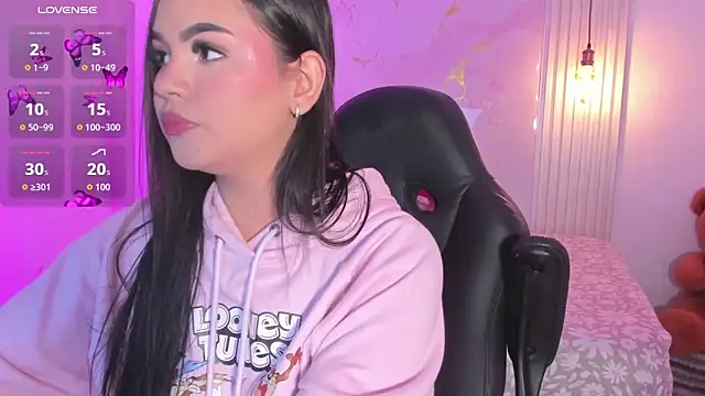 amber white15 online show from 04/14/26, 03:12