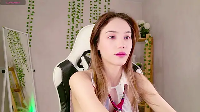 Snapshot of LilCatalia chatting on 07/24/26, 10:24 LilCatalia online show from 07/24/26, 10:24