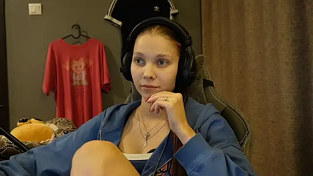 Softixq online show from 11/19/25, 03:23