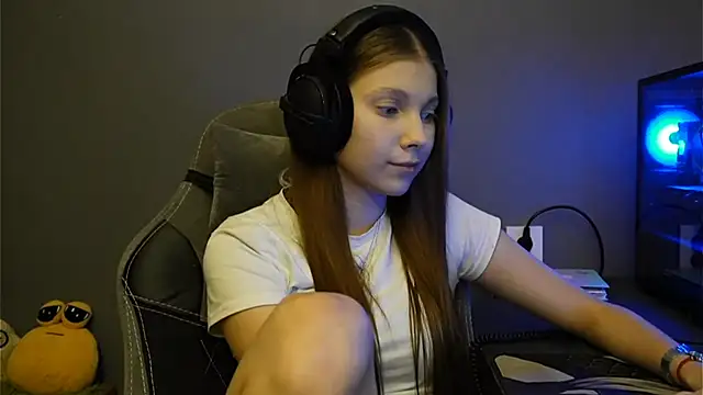 Softixq online show from 12/02/25, 02:23