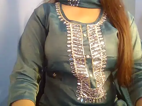 QUEEN SUKU   online show from 10/24/25, 05:37