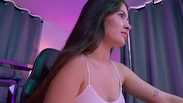 Bella Clark2 online show from 04/11/26, 08:24