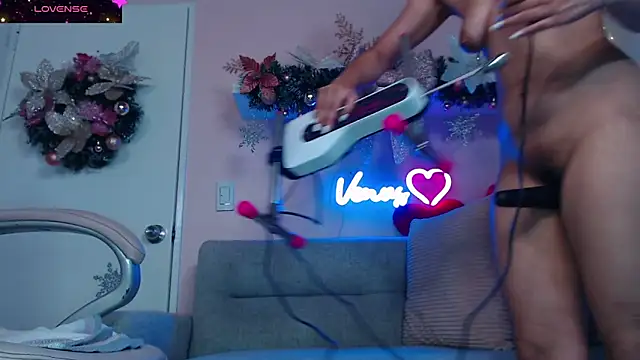 VenusIsLove  online show from 12/12/24, 11:14