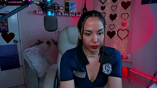 VenusIsLove  online show from 02/12/25, 07:45