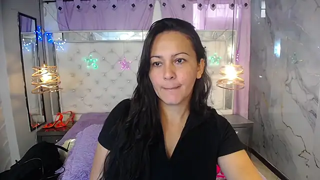 Melissa-roberts online show from 12/15/25, 06:34