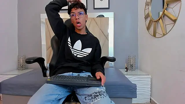 adams bobby online show from 12/02/25, 11:26