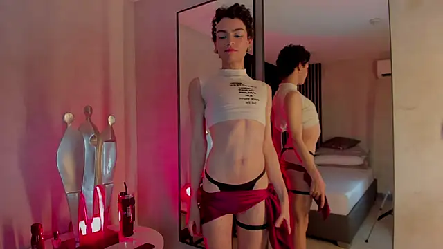 Val Guerra online show from 11/13/25, 04:11