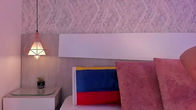 Snapshot of Vittoria__rossi chatting on 06/19/26, 03:16 Vittoria rossi online show from 06/19/26, 03:16