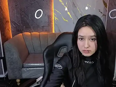 Aleja05 b online show from 10/23/25, 08:18