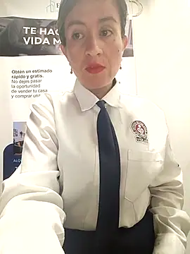 Snapshot of Valentina--1 chatting on 04/20/26, 10:07 Valentina--1 online show from 04/20/26, 10:07