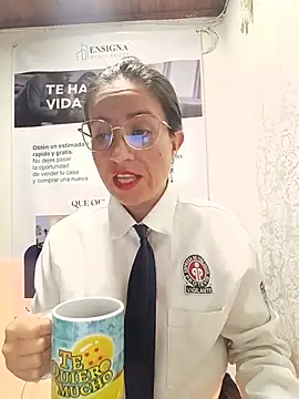 Snapshot of Valentina--1 chatting on 05/20/26, 10:10 Valentina--1 online show from 05/20/26, 10:10