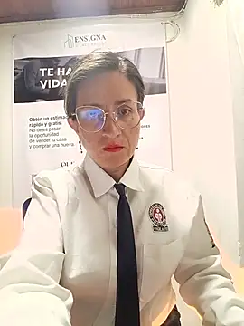 Snapshot of Valentina--1 chatting on 05/21/26, 10:22 Valentina--1 online show from 05/21/26, 10:22