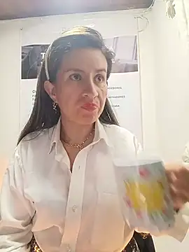 Snapshot of Valentina--1 chatting on 05/23/26, 10:19 Valentina--1 online show from 05/23/26, 10:19