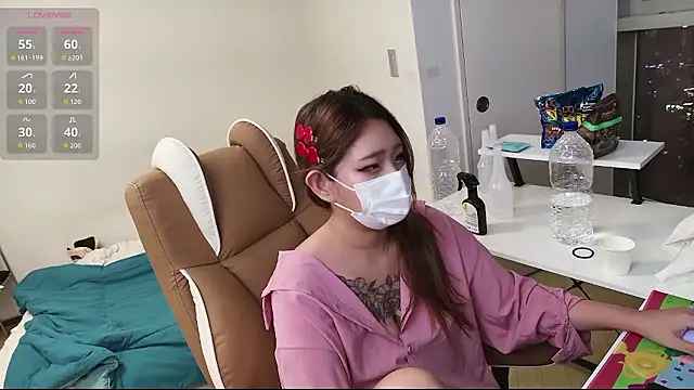 Milk Sola online show from 10/27/25, 01:26