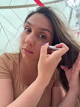 sarah honey   online show from 12/18/25, 04:02