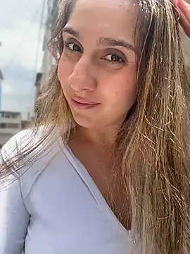 sarah honey   online show from 04/14/26, 04:13