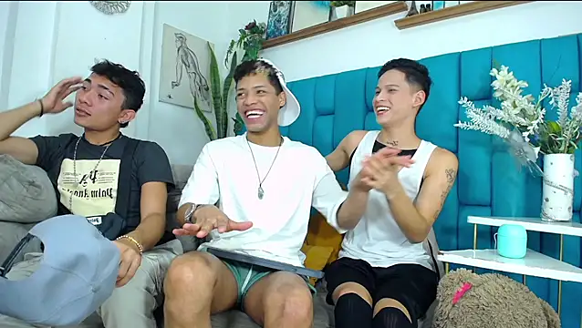 Hot Boys Latinos X online show from 02/05/26, 11:09