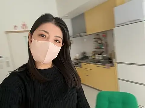 Snapshot of akimix_xoxo chatting on 10/30/25, 04:36 akimix xoxo online show from 10/30/25, 04:36