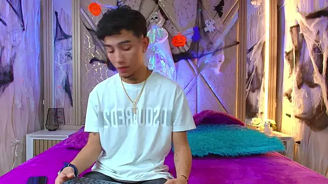 Snapshot of Ink_Boy chatting on 10/26/25, 01:17 Ink Boy online show from 10/26/25, 01:17