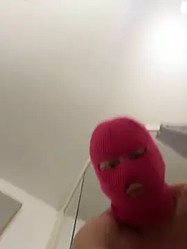 grossebite12335 online show from 12/18/25, 10:43