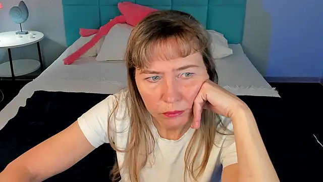 Carla Vogue online show from 11/08/25, 03:07