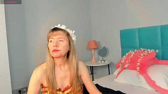 Carla Vogue online show from 11/09/25, 03:49