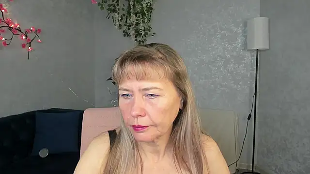 Carla Vogue online show from 11/11/25, 03:06