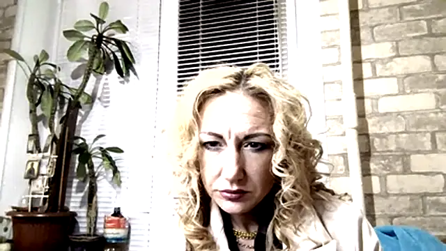 Snapshot of LilaniLoverx chatting on 11/21/25, 04:00 LilaniLoverx online show from 11/21/25, 04:00