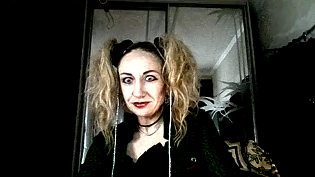 Snapshot of LilaniLoverx chatting on 01/06/26, 10:12 LilaniLoverx online show from 01/06/26, 10:12