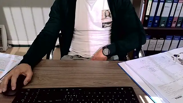 Evasionee online show from 11/12/25, 10:15