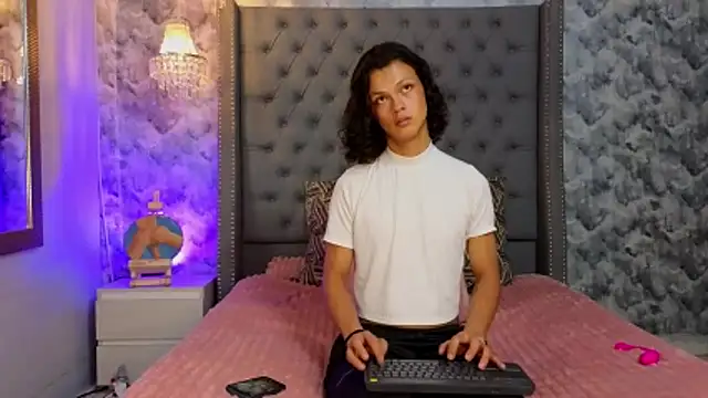 Indi rave online show from 04/12/26, 08:36