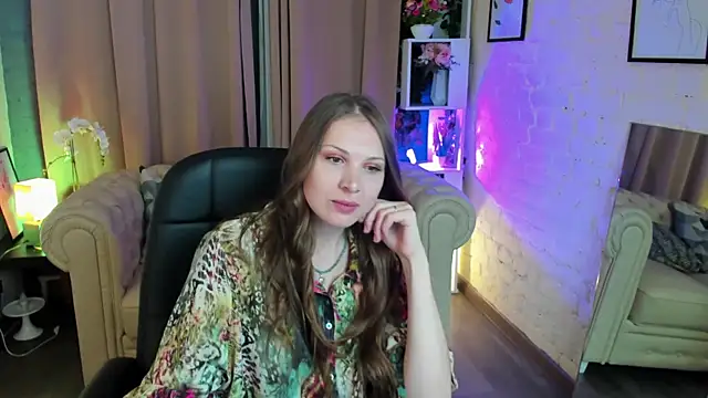 Alma Diaz online show from 10/28/25, 05:44