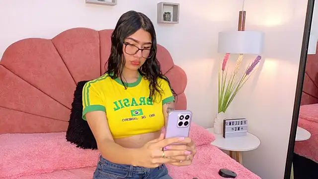 Charlotte Millers online show from 11/24/25, 09:58